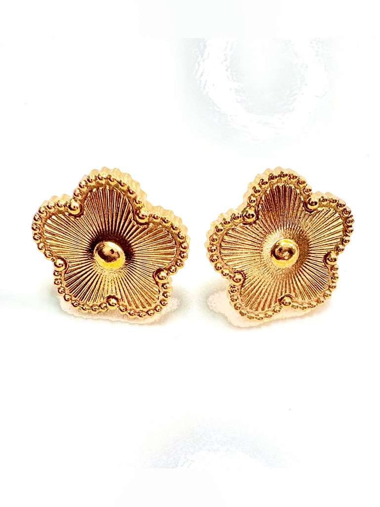 18k Gold Filled Over Stainless Steel Clover Stud Earrings!